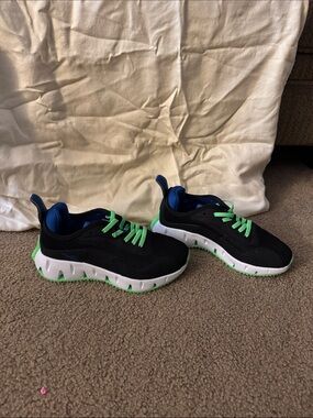 Reebok Kids Black Sneakers with Green Laces and Blue Liner